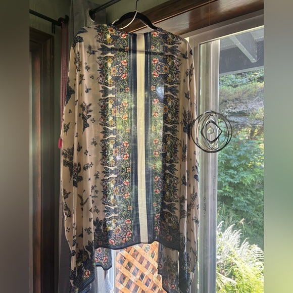 Angie Floral Open-Front Kimono Size Small PTP 36” - Picture 4 of 7